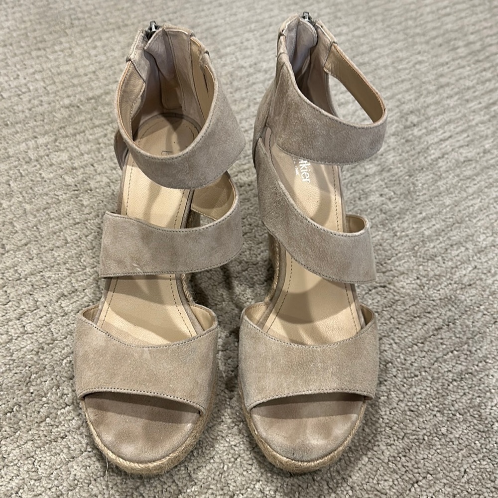 Botkier wedhe suede sandal